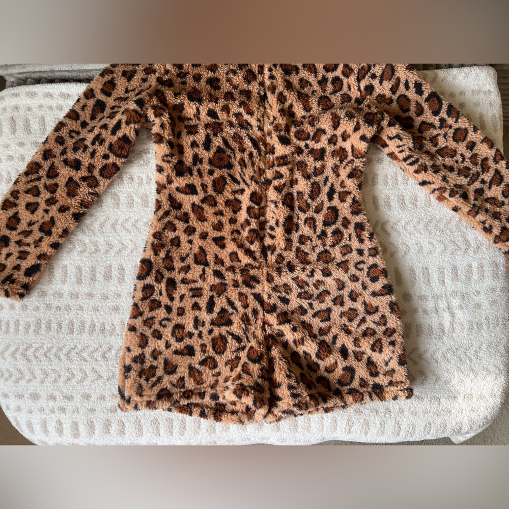 Leopard Print Fleece Romper - Picture 3 of 4